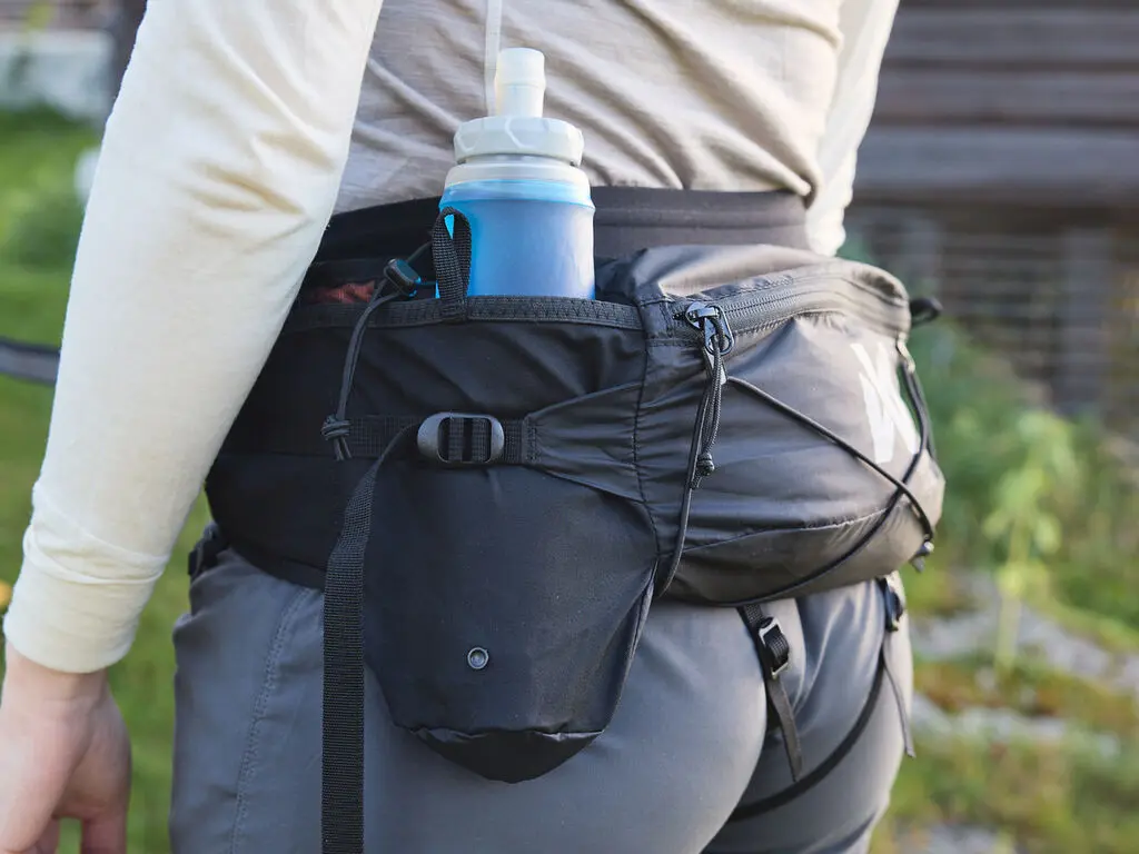Trail_light_belt_BottlePocket.webp